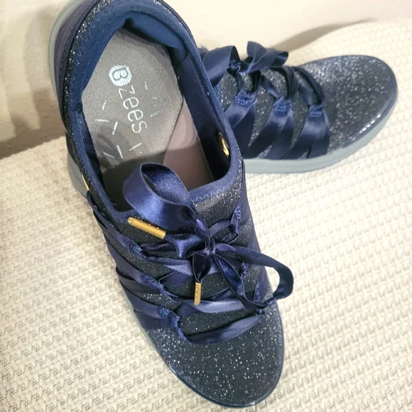 Bzees Women's Sparkle Navy Slipon Sneakers Sz 8.5 - Picture 1 of 12
